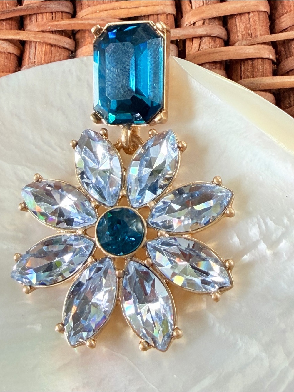 Oscar de la Renta Sparkling Blue Floral Crystal Dangle Drop Earrings✨Post✨